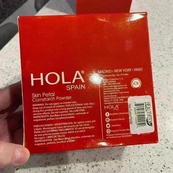 HOLA Spain NWT Petal Perfumed
Dusting Powder 4oz with Powder Puff. Talcum Free - Picture 4 of 4